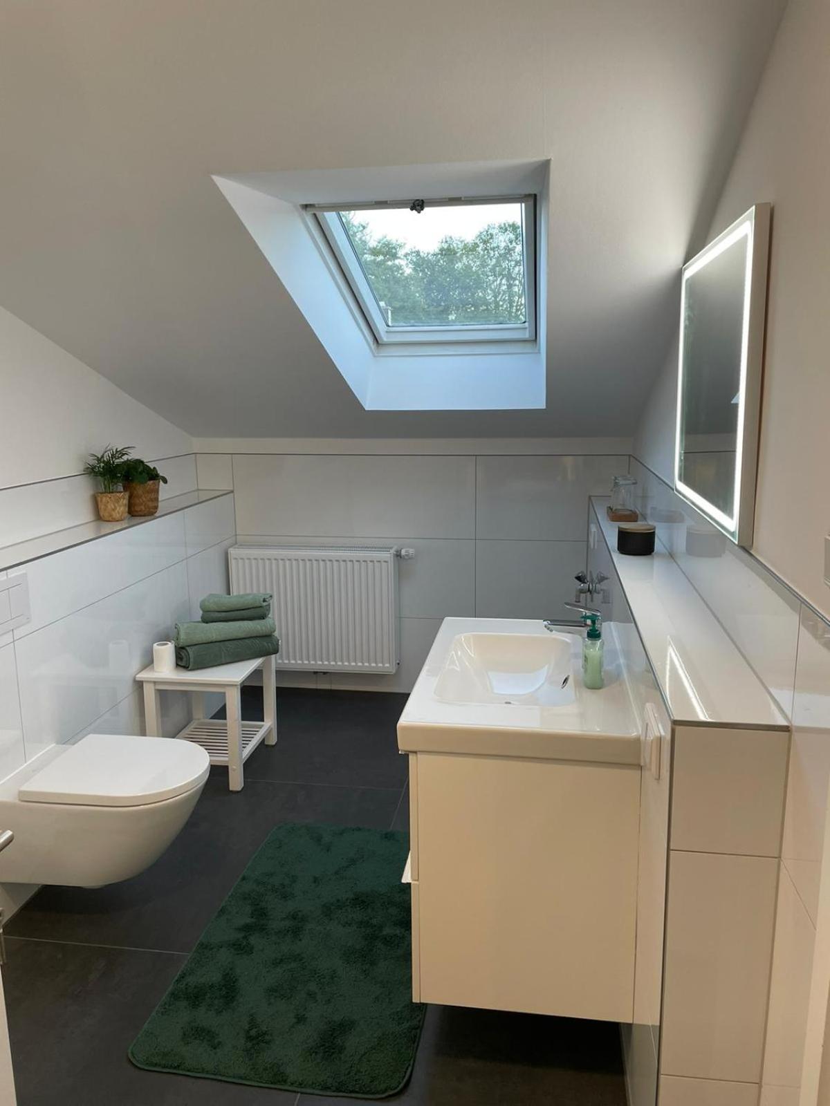 --Renoviert-- Ruhige 1-Zimmer Einliegerwohnung Mit Kueche Und Bad In Grossburgwedel Exterior photo