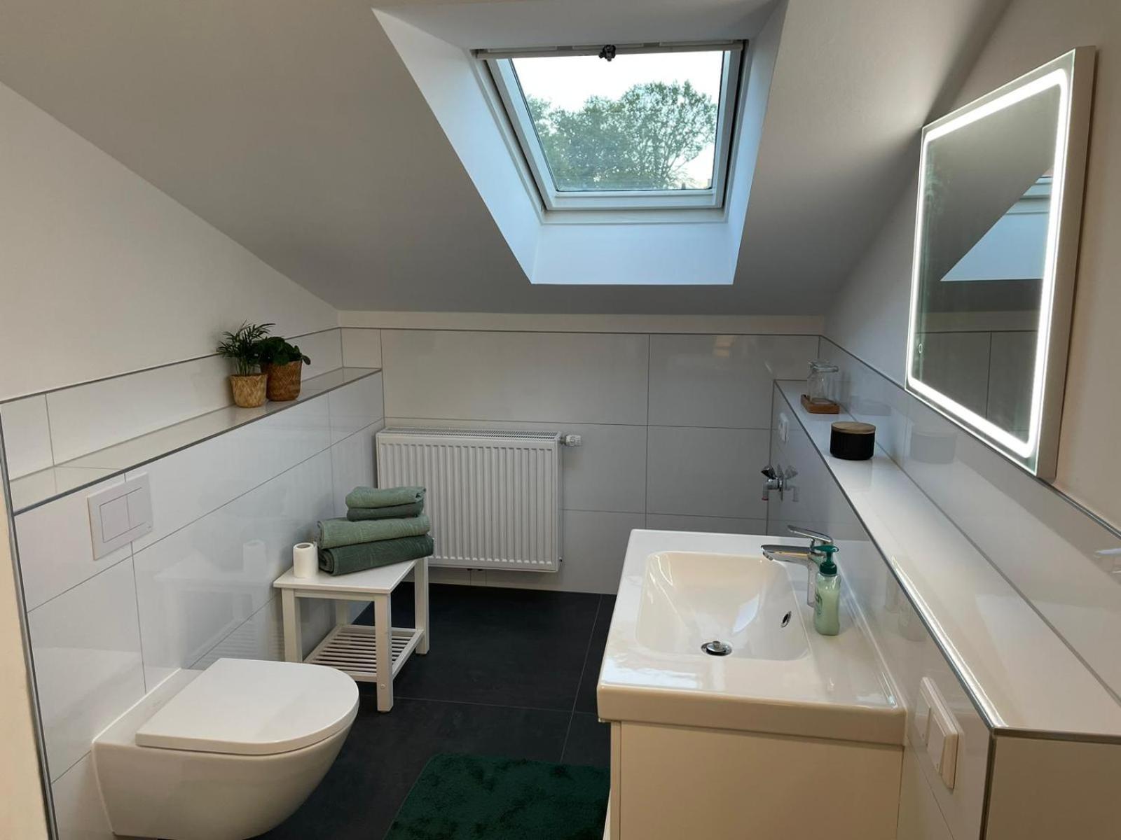 --Renoviert-- Ruhige 1-Zimmer Einliegerwohnung Mit Kueche Und Bad In Grossburgwedel Exterior photo